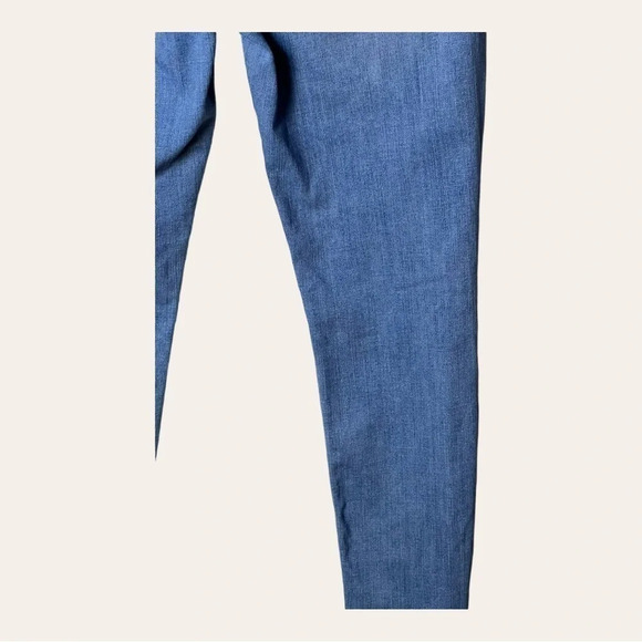 0400W. LUCKY BRAND DENIM JEANS SIZE 2/26 MEDIUM WASH IN COLOR SKINNY STYLE - Picture 11 of 14